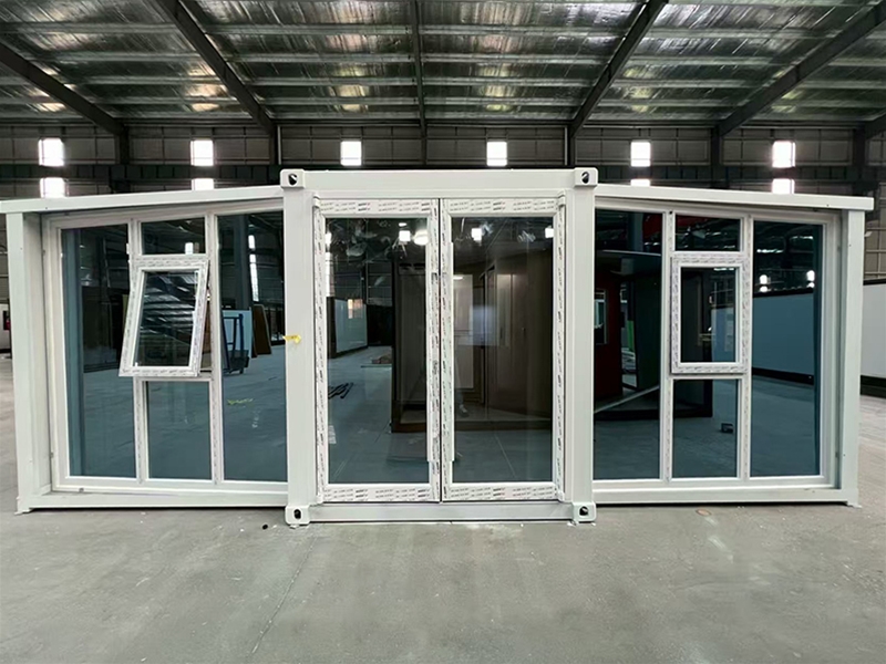 Double wing folding expansion house