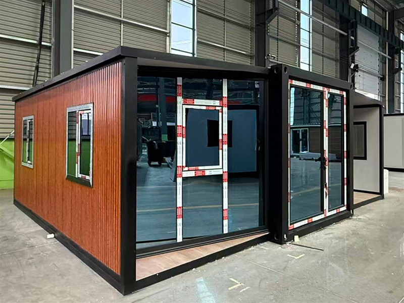 Double wing folding expansion house