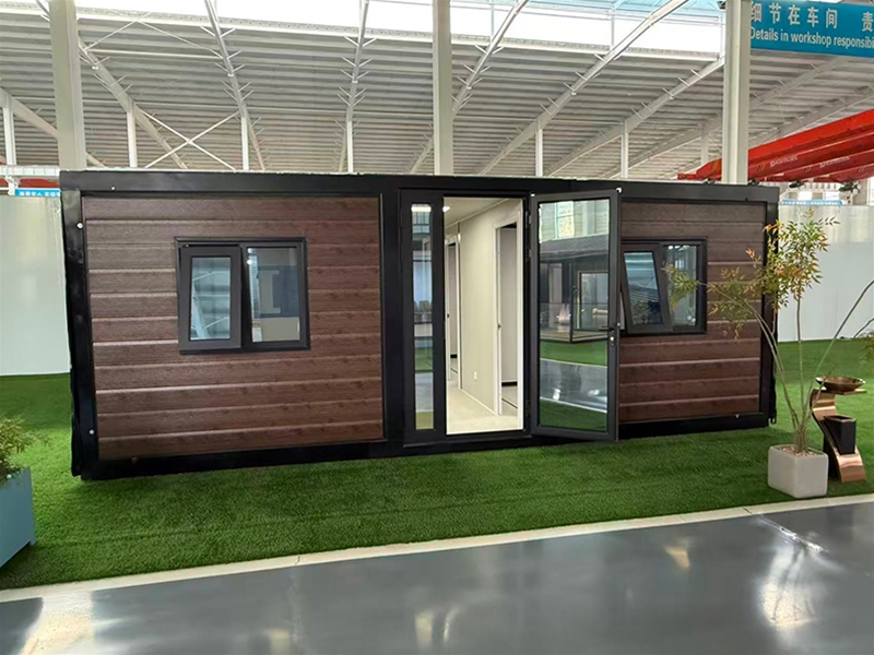 Double wing folding expansion house