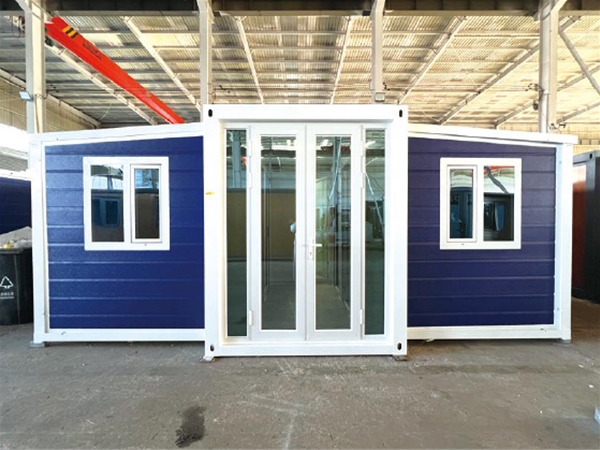 Double wing folding expansion house