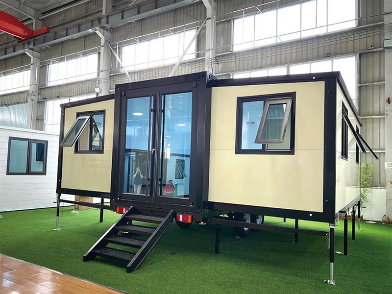 Double wing folding expansion house